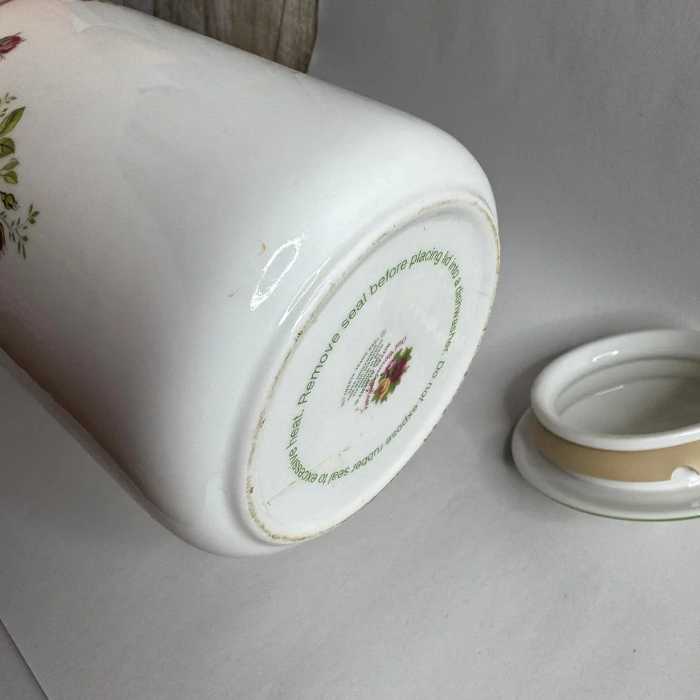Royal Albert‎ Old Country Roses Ceramic Canister Jar with Lid Floral Green Trim